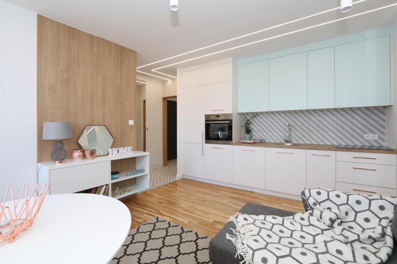 Romaszewskiego Zoliborz Bedroom Pokoj Metro Warsaw Exterior photo