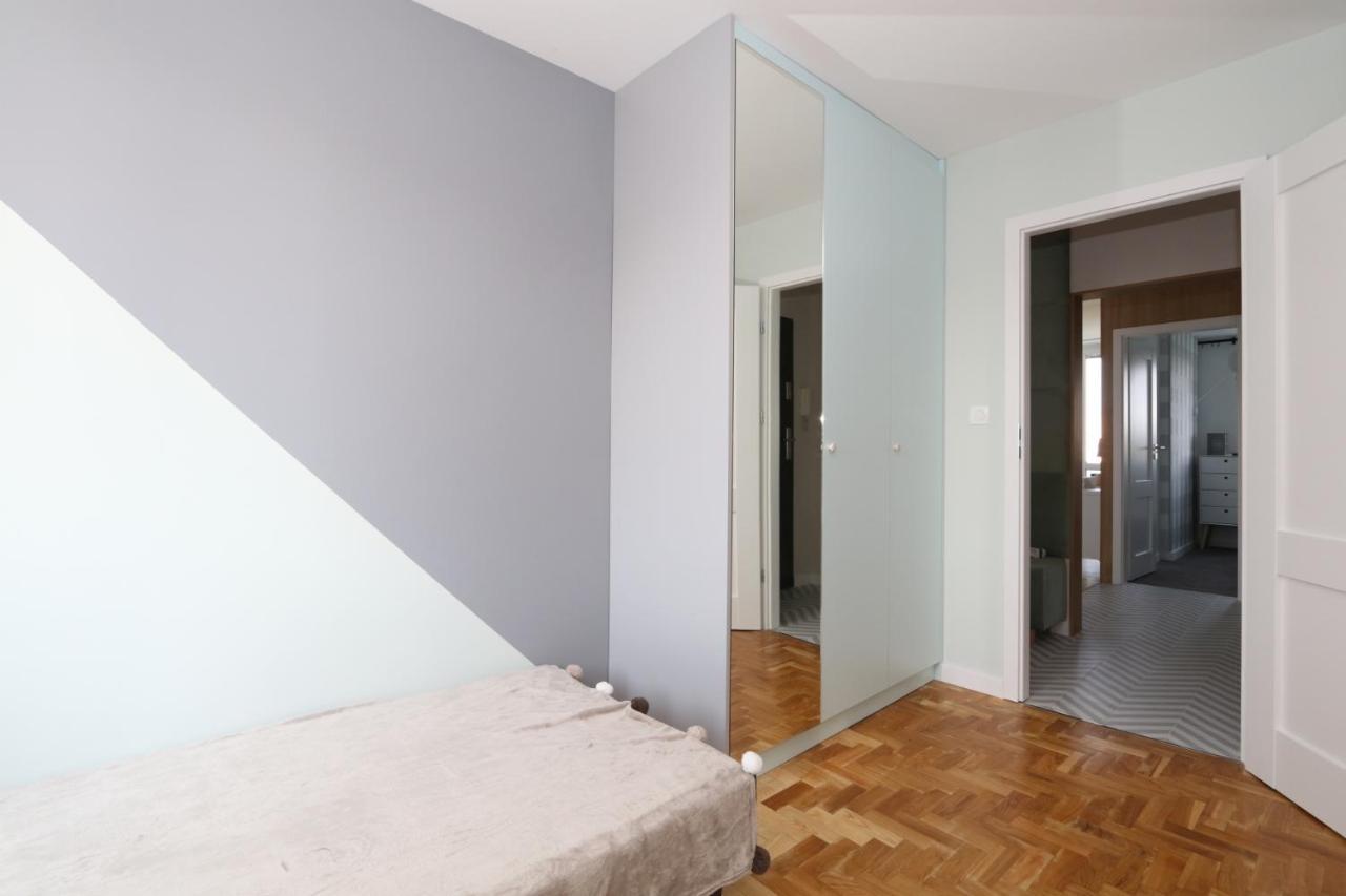 Romaszewskiego Zoliborz Bedroom Pokoj Metro Warsaw Exterior photo