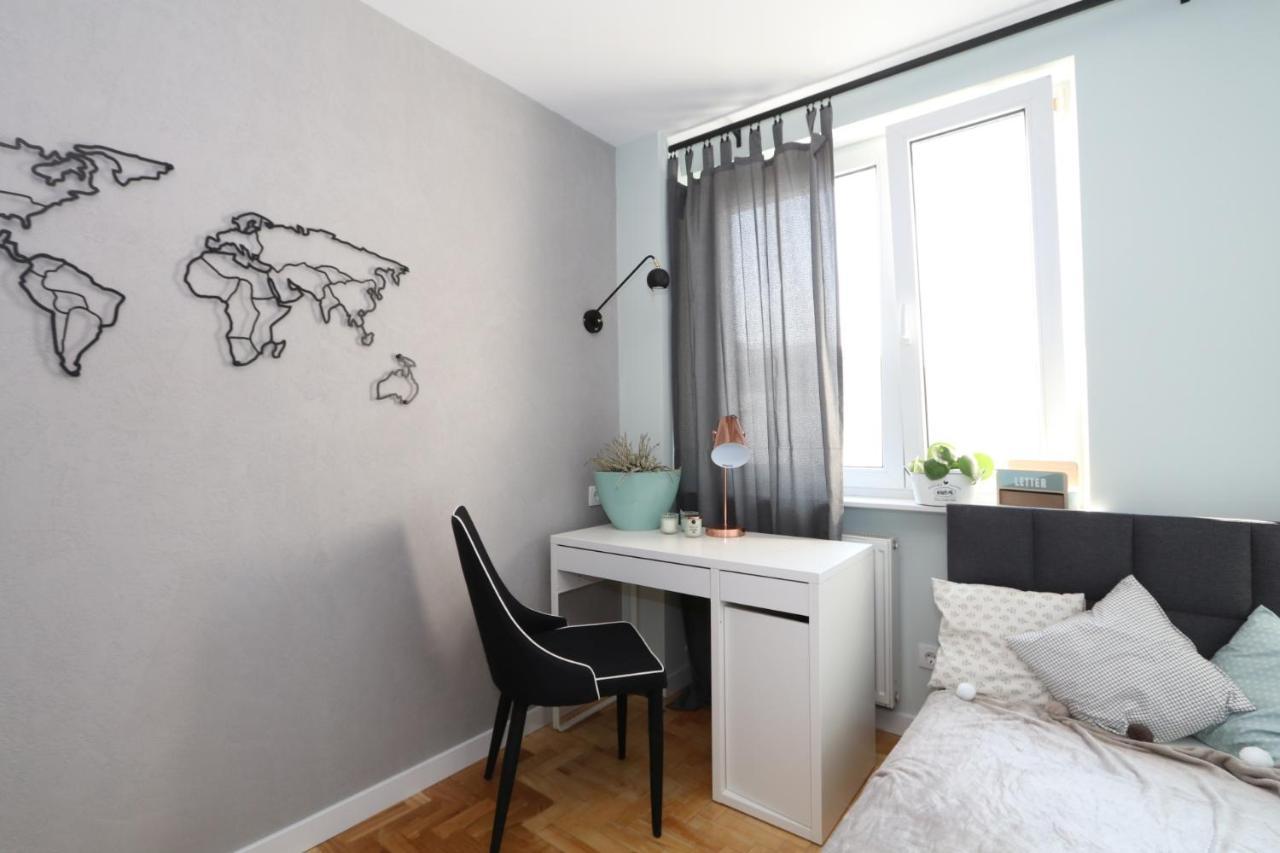 Romaszewskiego Zoliborz Bedroom Pokoj Metro Warsaw Exterior photo